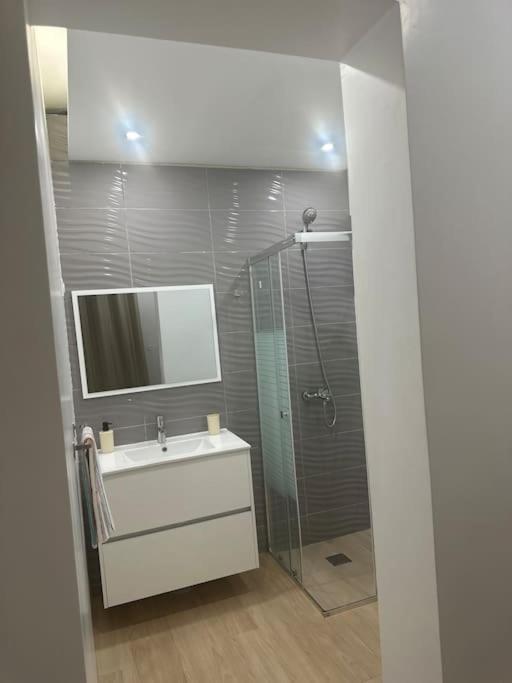 Ocean Mirror Apartment Прая Екстериор снимка